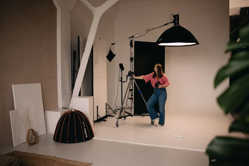 The Art of Ease: A Step-by-Step Guide to What Happens During Your First Professional Portrait Session